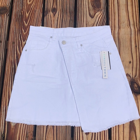 Tinseltown Dresses & Skirts - NWT Tinseltown White Distressed Denim Mini Skirt Junior Size Medium